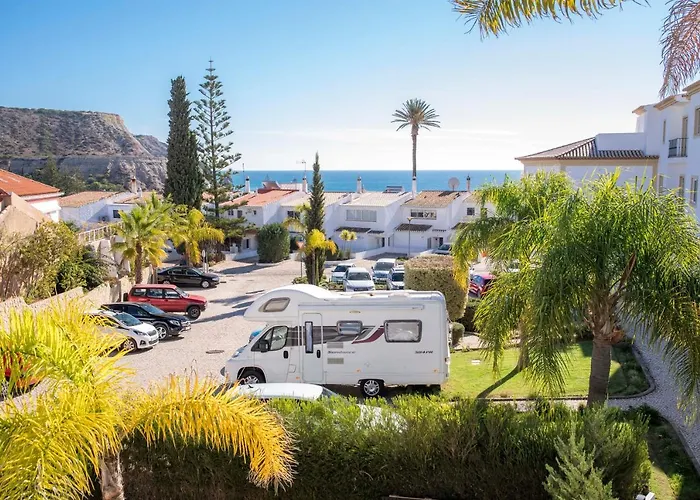 Beautiful Seaview 2 Bedroom Apartment